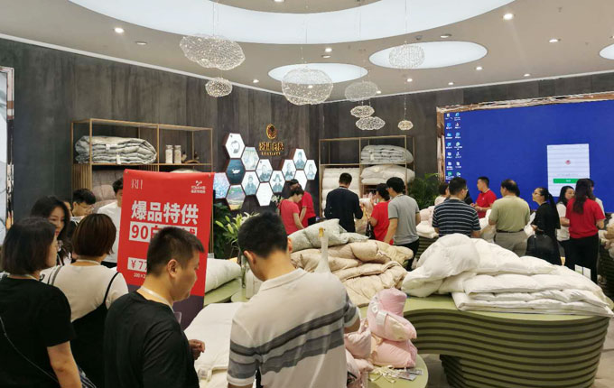 多地展會(huì)現(xiàn)場(chǎng)簽單！百聯(lián)憑什么“約”到服裝家紡用戶？